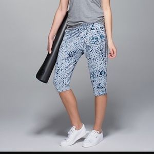 Lululemon Retreat Yogi Crops size 10 with tag